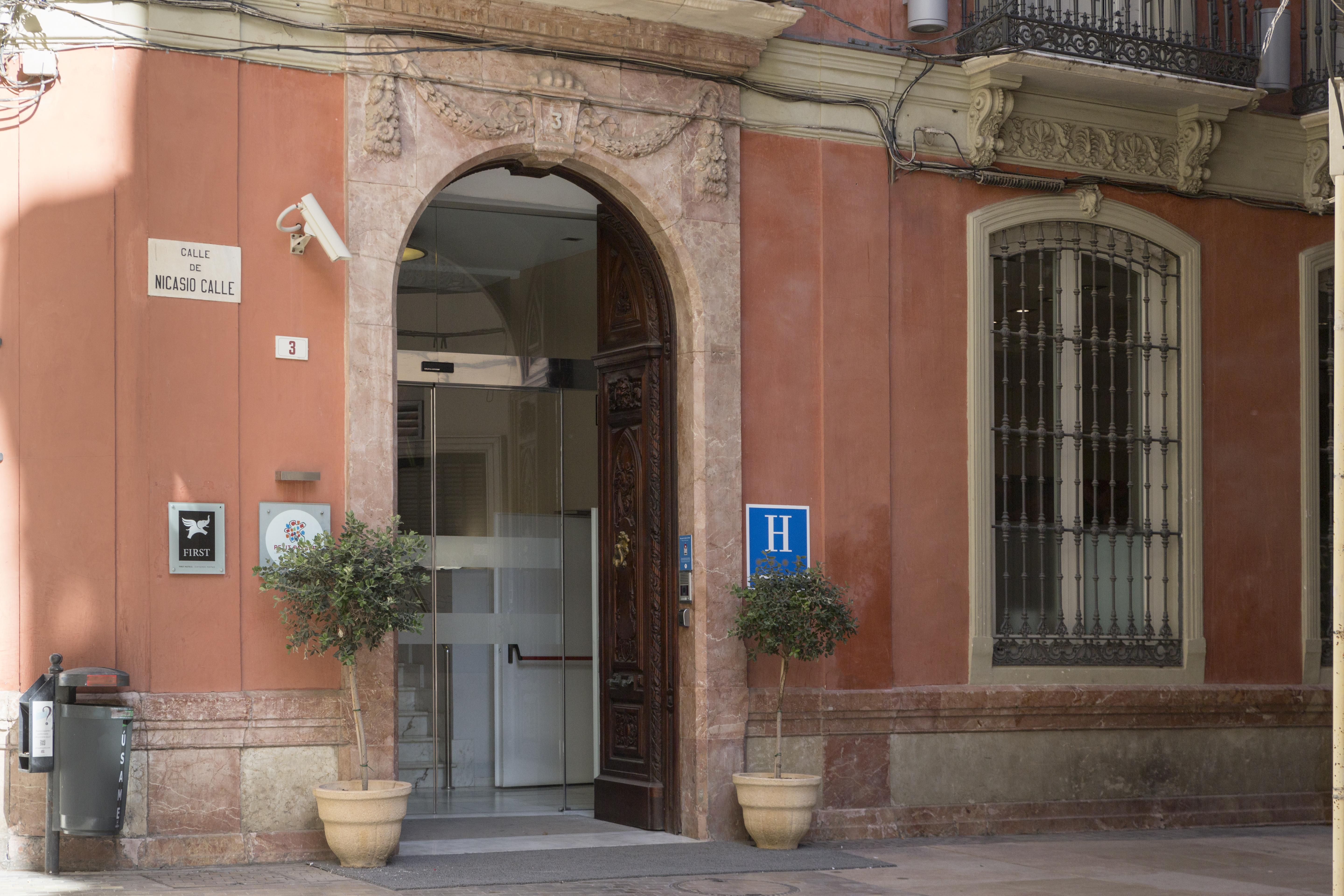 Petit Palace Plaza Malaga Hotel Exterior photo